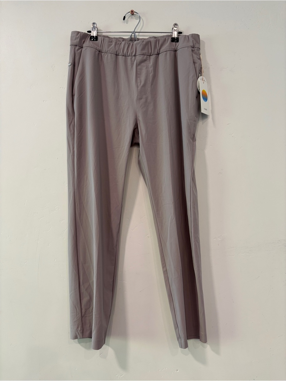 New Vuori Miles Cropped Ankle Pants Women's L Soft Pewter Casual Travel Outdoors